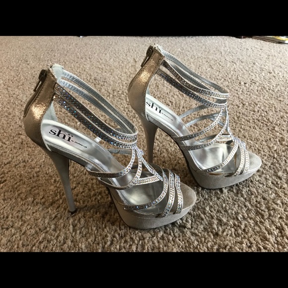 Strappy heels - Picture 4 of 4